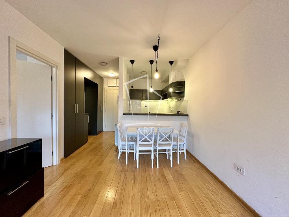 Stan na prodaju u Beogradu, Vračar, dvosoban, 42m2, cena 193000 evra