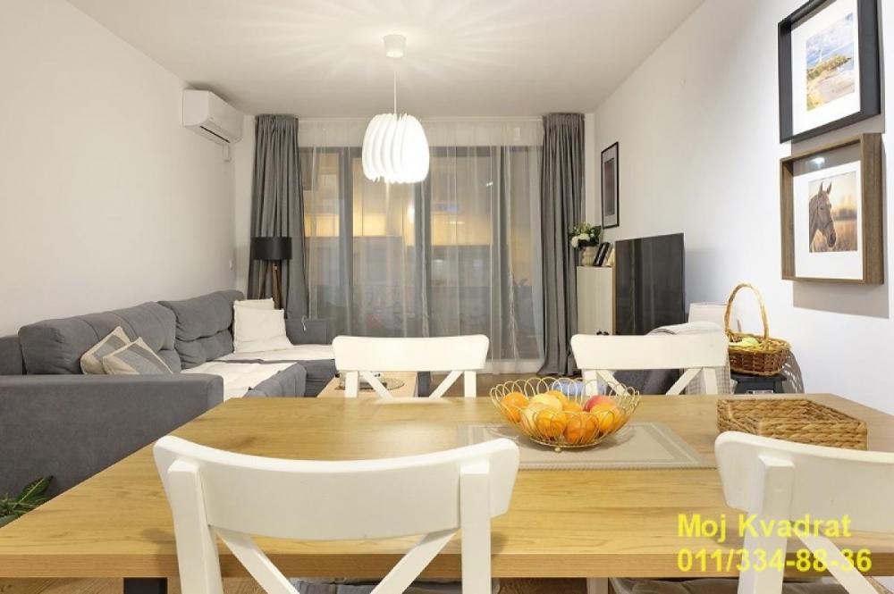 Stan na prodaju u Beogradu, Višnjička banja, dvoiposoban, 67m2, cena 154100 evra