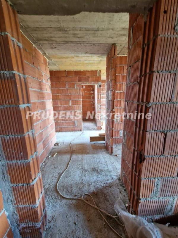 Stan na prodaju u Beogradu, Mirijevo, trosoban, 71m2, cena 148181 evra
