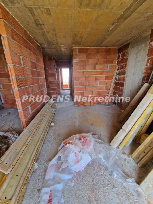 Stan na prodaju u Beogradu, Mirijevo, trosoban, 71m2, cena 148181 evra