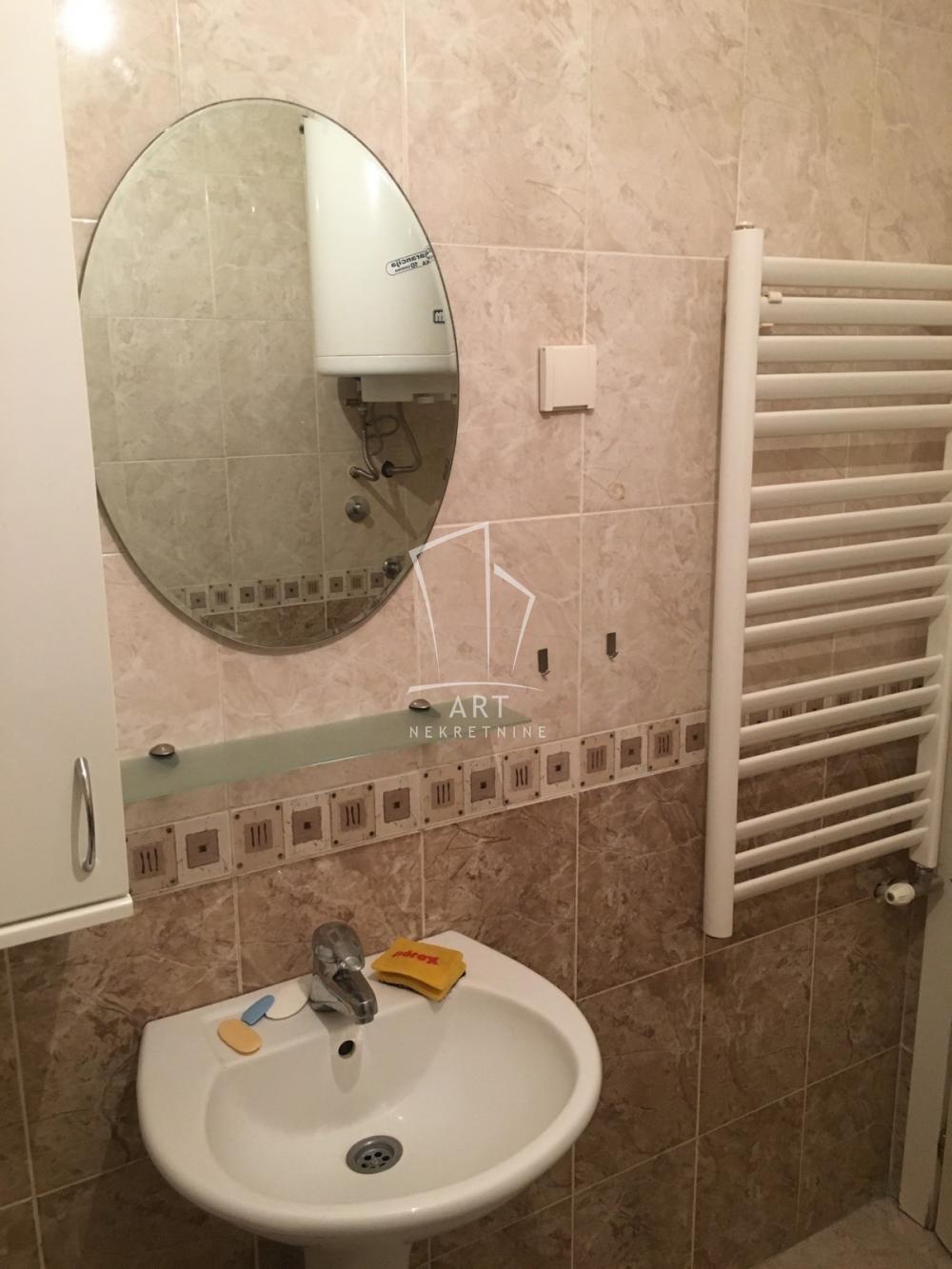 Stan na prodaju u Beogradu, Čukarica, dvosoban, 29m2, cena 84000 evra