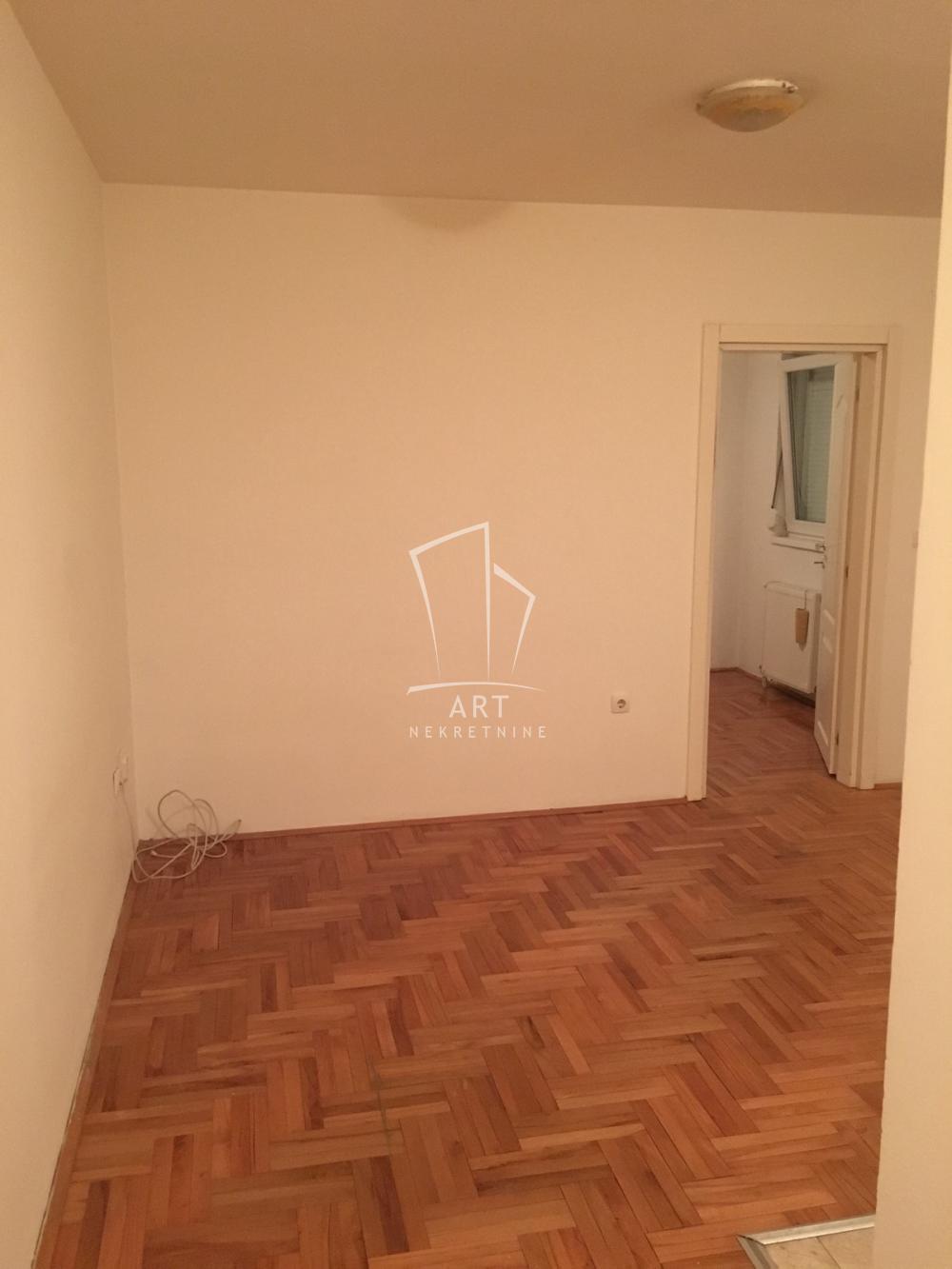 Stan na prodaju u Beogradu, Čukarica, dvosoban, 29m2, cena 84000 evra