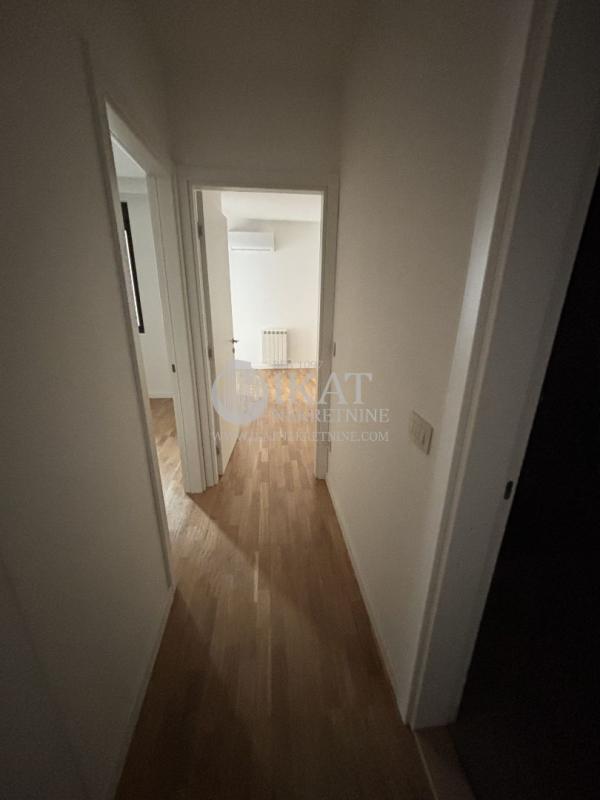 Stan na prodaju u Beogradu, Banjica, cetvorosoban, 80m2, cena 215838 evra