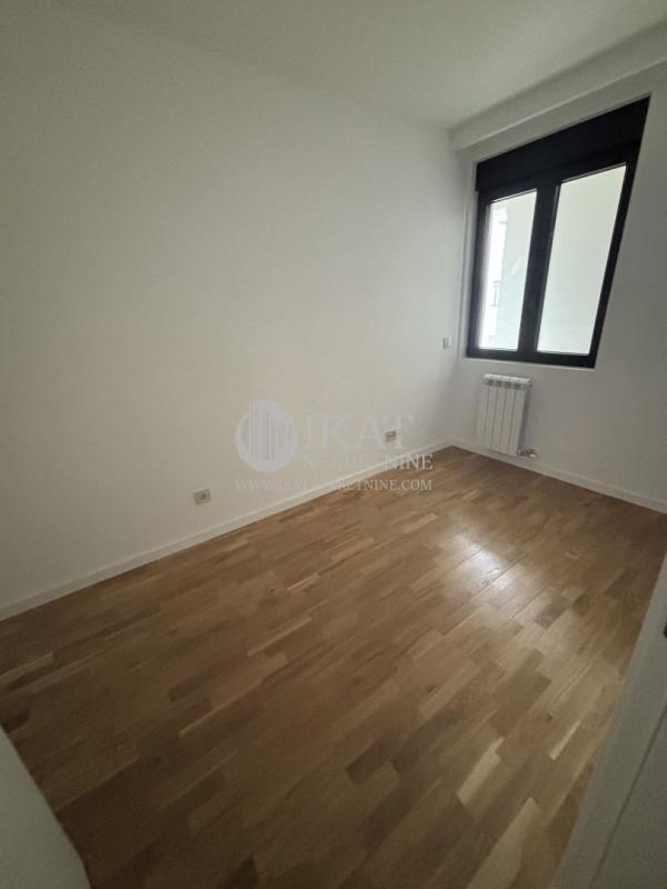 Stan na prodaju u Beogradu, Banjica, cetvorosoban, 80m2, cena 215838 evra