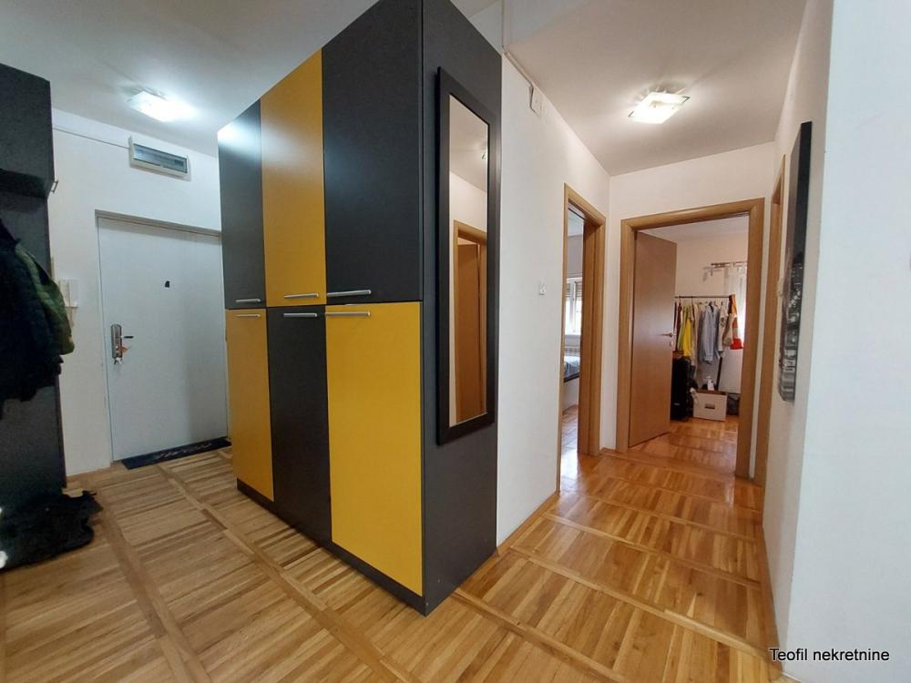Stan na prodaju u Beogradu, Mirijevo, dvoiposoban, 69m2, cena 130000 evra