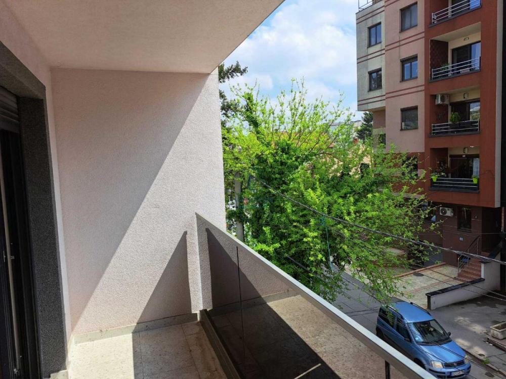 Stan na prodaju u Beogradu, Autokomanda, trosoban, 76m2, cena 235879 evra