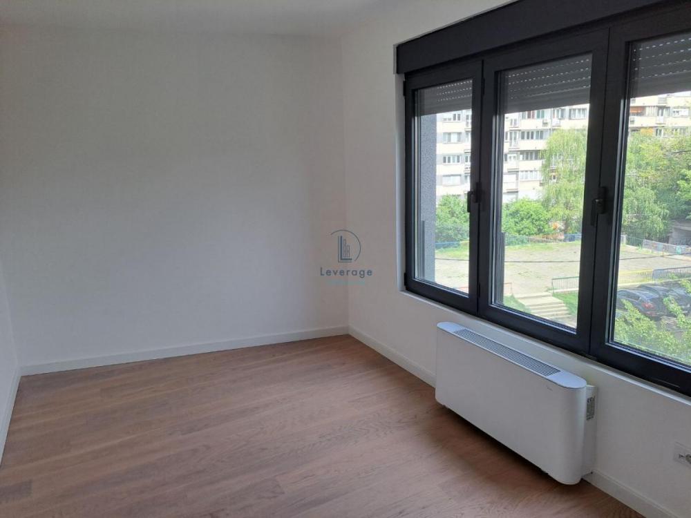 Stan na prodaju u Beogradu, Autokomanda, trosoban, 76m2, cena 235879 evra