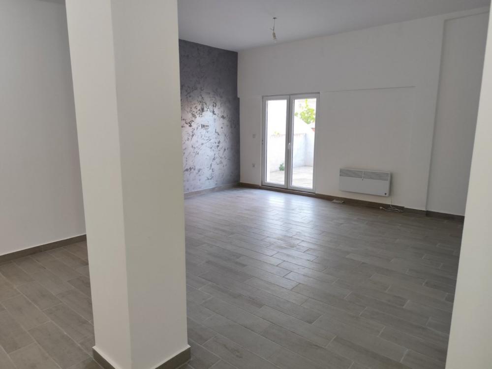 Stan na prodaju u Beogradu, Batajnica, dvoiposoban, 63m2, cena 130000 evra