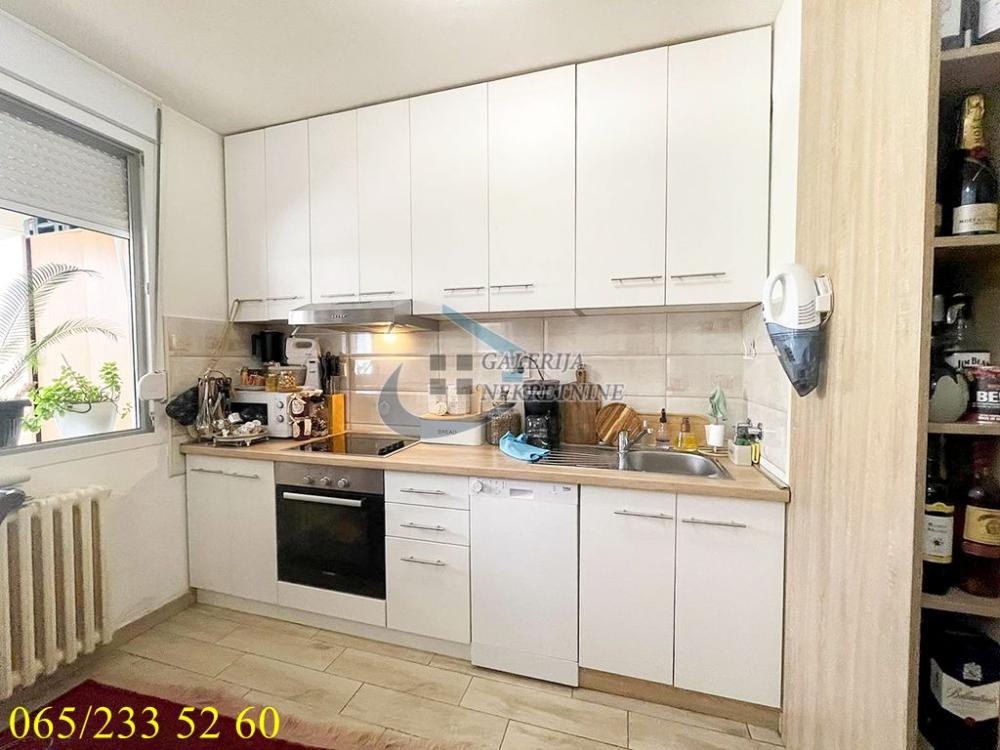 Stan na prodaju u Beogradu, Voždovac, trosoban, 75m2, cena 210000 evra