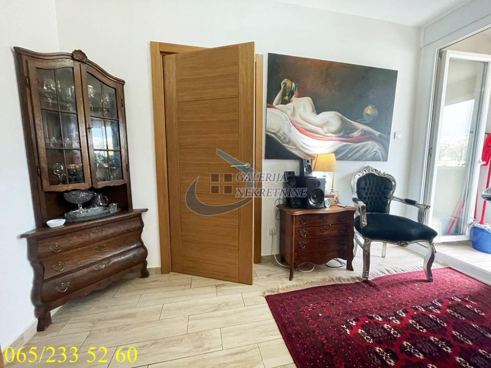 Stan na prodaju u Beogradu, Voždovac, trosoban, 75m2, cena 210000 evra