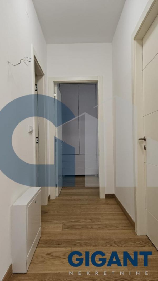 Stan na prodaju u Beogradu, Novi Beograd blok 65, dvoiposoban, 60m2, cena 295000 evra