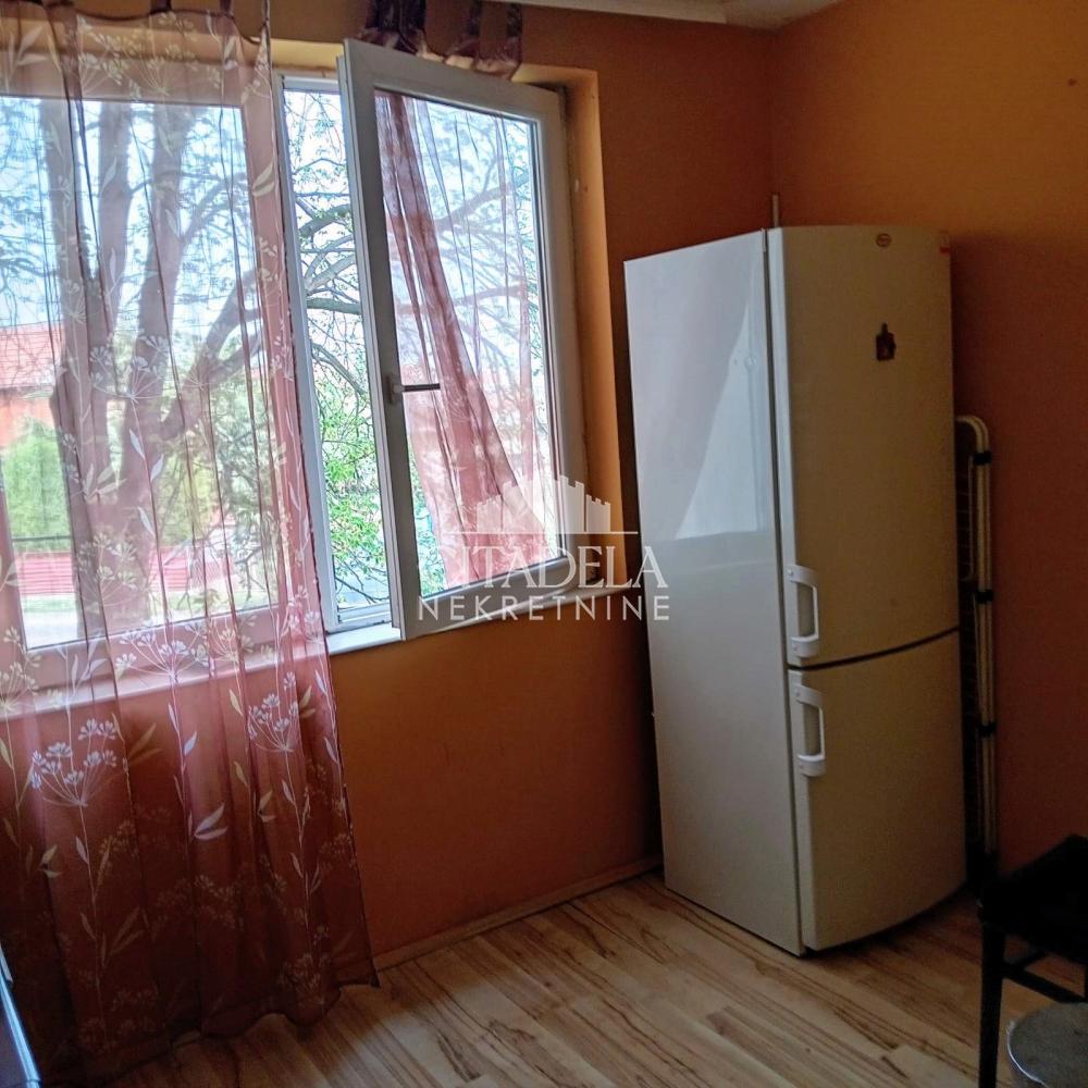 Stan na prodaju u Beogradu, Čukarica, jednoiposoban, 45m2, cena 58000 evra