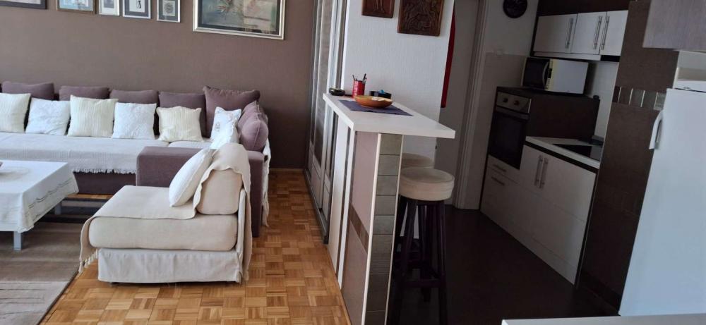 Stan na prodaju u Beogradu, Miljakovac, trosoban, 90m2, cena 192000 evra