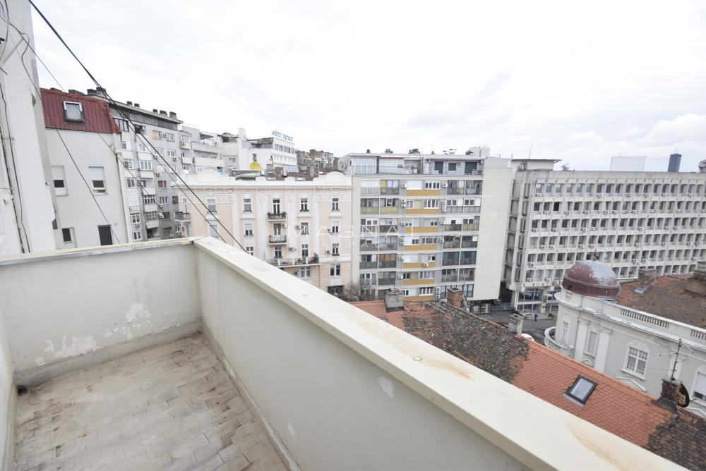 Stan na prodaju u Beogradu, Knez Mihailova, dvoiposoban, 59m2, cena 339900 evra