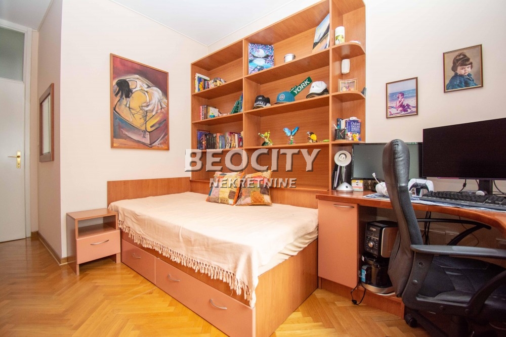 Stan na prodaju u Beogradu, Novi Beograd blok 31 (Merkator), dvoiposoban, 93m2, cena 360000 evra