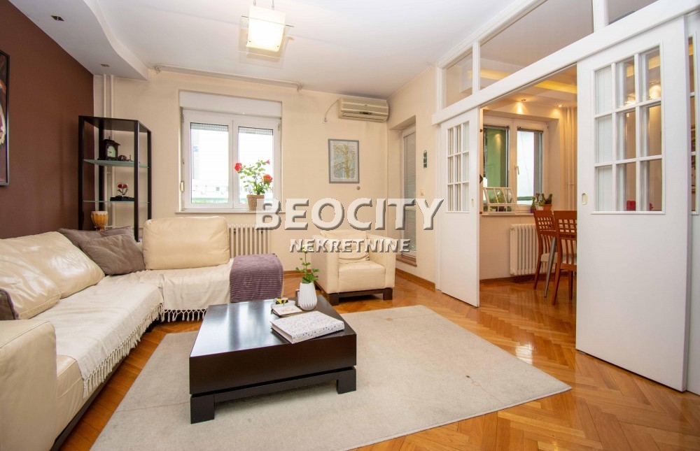 Stan na prodaju u Beogradu, Novi Beograd blok 31 (Merkator), dvoiposoban, 93m2, cena 360000 evra