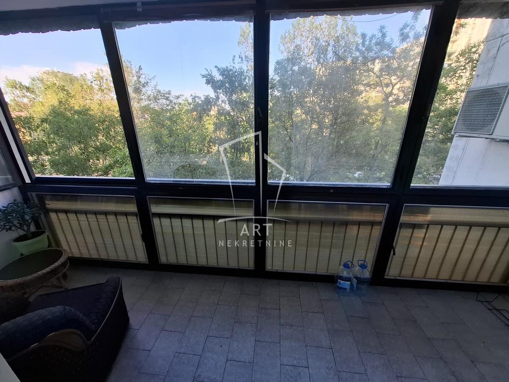 Stan na prodaju u Beogradu, Novi Beograd blok 62, dvosoban, 66m2, cena 216000 evra