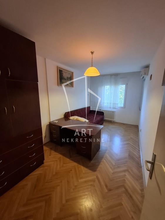 Stan na prodaju u Beogradu, Novi Beograd blok 62, dvosoban, 66m2, cena 216000 evra
