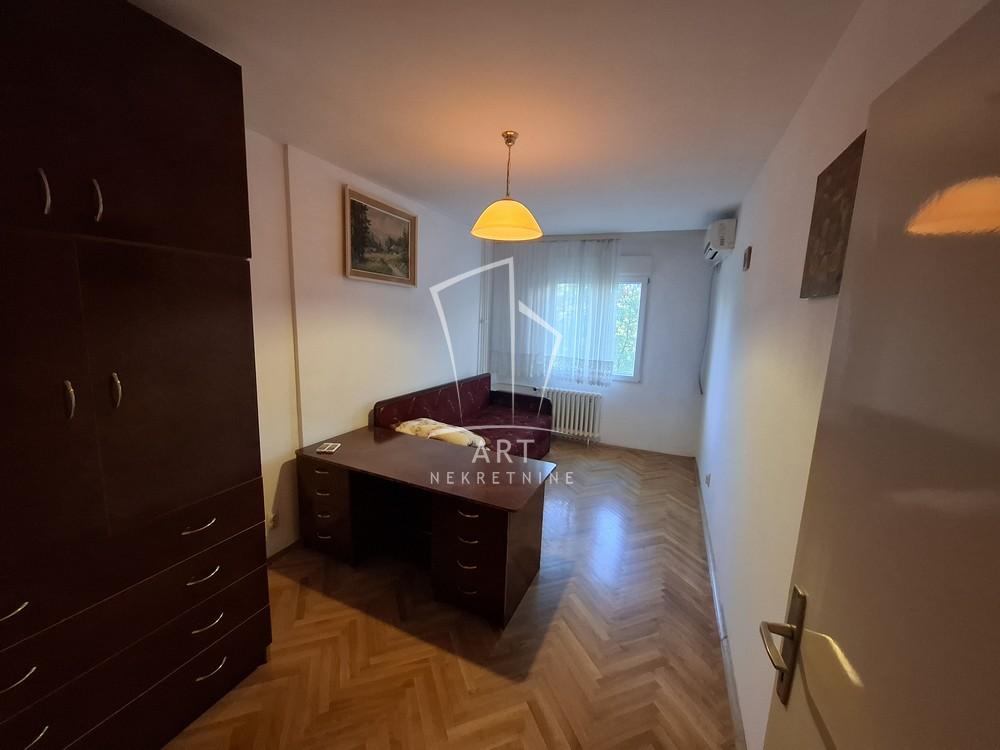 Stan na prodaju u Beogradu, Novi Beograd blok 62, dvosoban, 66m2, cena 216000 evra