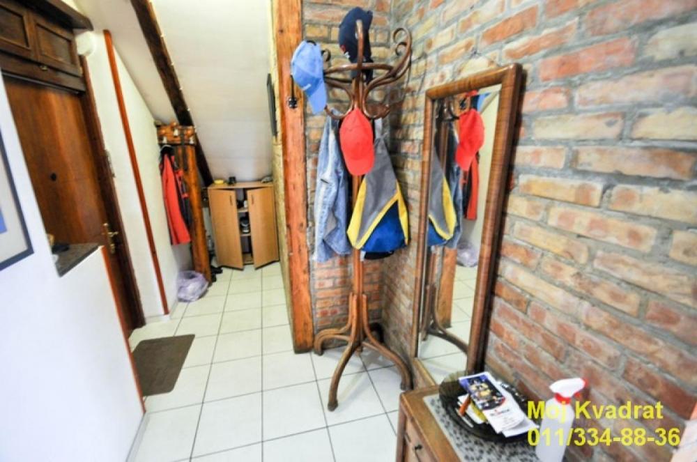 Stan na prodaju u Beogradu, Zemun, jednosoban, 100m2, cena 185000 evra