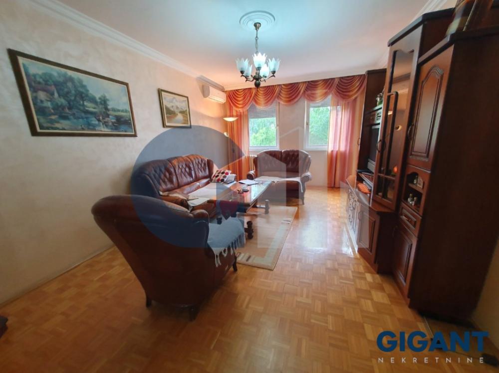 Stan na prodaju u Beogradu, Novi Beograd, troiposoban, 97m2, cena 290000 evra
