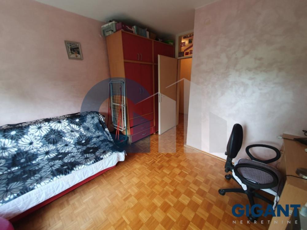 Stan na prodaju u Beogradu, Novi Beograd, troiposoban, 97m2, cena 290000 evra