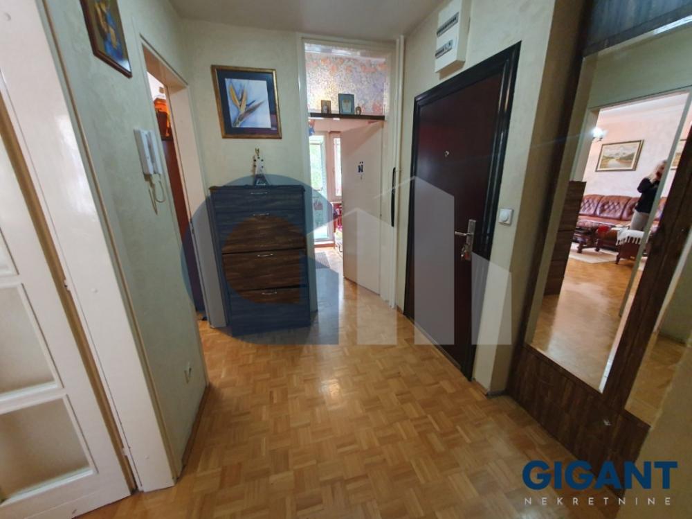 Stan na prodaju u Beogradu, Novi Beograd, troiposoban, 97m2, cena 290000 evra