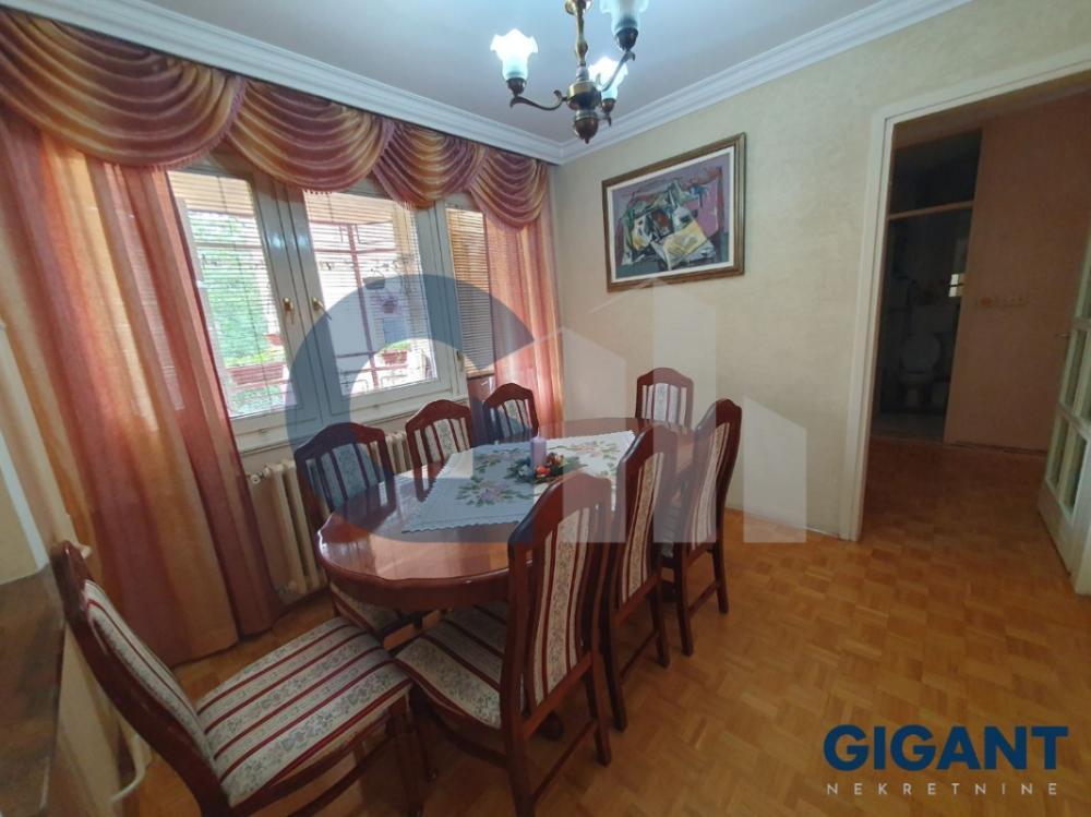 Stan na prodaju u Beogradu, Novi Beograd, troiposoban, 97m2, cena 290000 evra