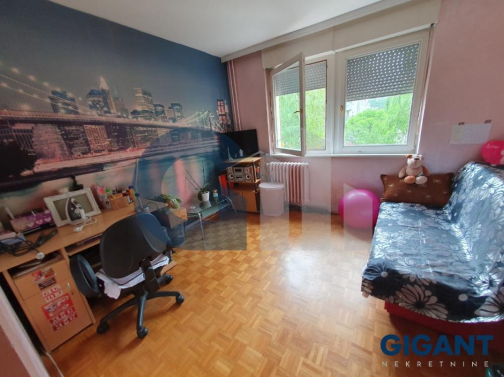 Stan na prodaju u Beogradu, Novi Beograd, troiposoban, 97m2, cena 290000 evra