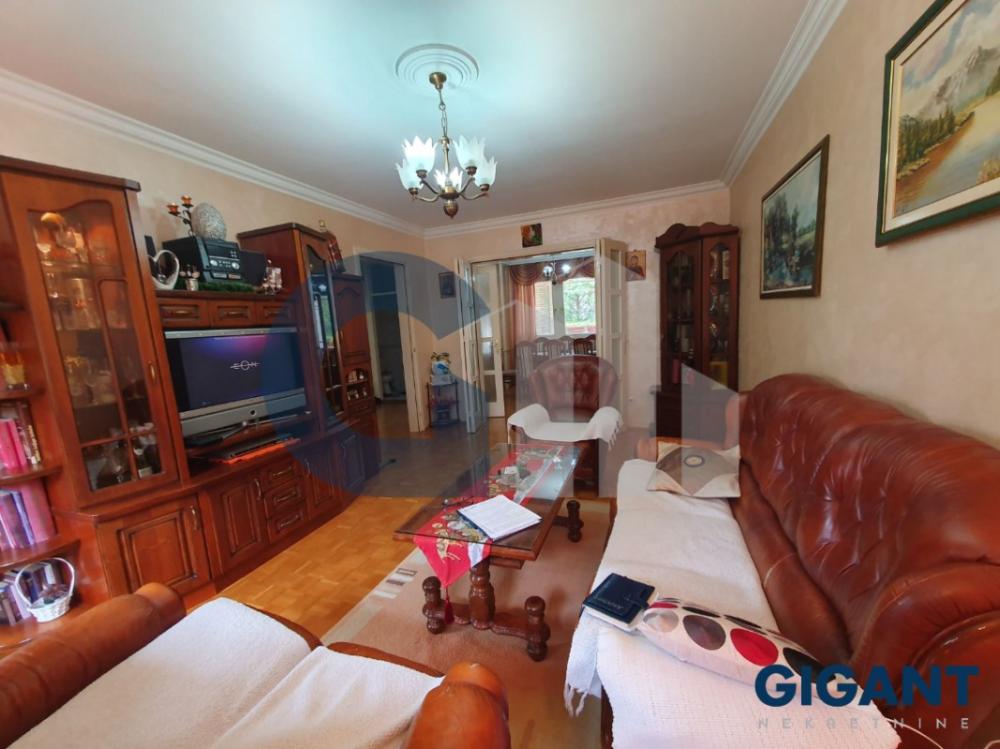 Stan na prodaju u Beogradu, Novi Beograd, troiposoban, 97m2, cena 290000 evra