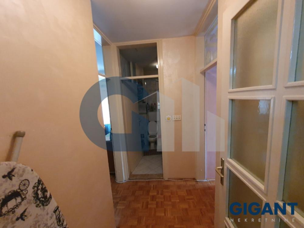 Stan na prodaju u Beogradu, Novi Beograd, troiposoban, 97m2, cena 290000 evra