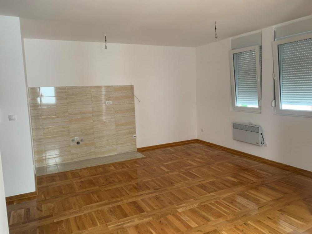 Stan na prodaju u Beogradu, Mirijevo, jednoiposoban, 40m2, cena 80820 evra