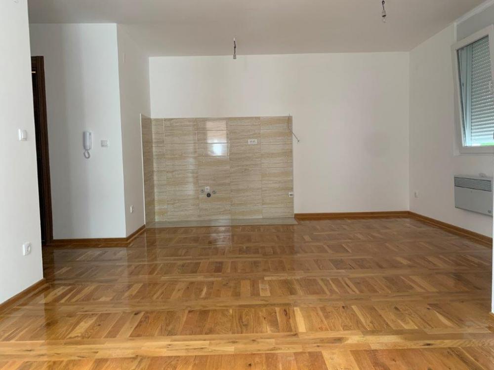 Stan na prodaju u Beogradu, Mirijevo, jednoiposoban, 40m2, cena 80820 evra