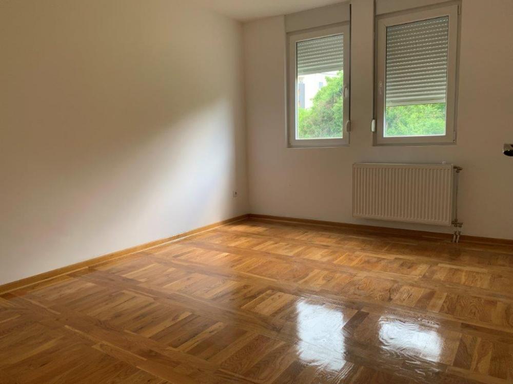 Stan na prodaju u Beogradu, Mirijevo, dvoiposoban, 57m2, cena 114000 evra