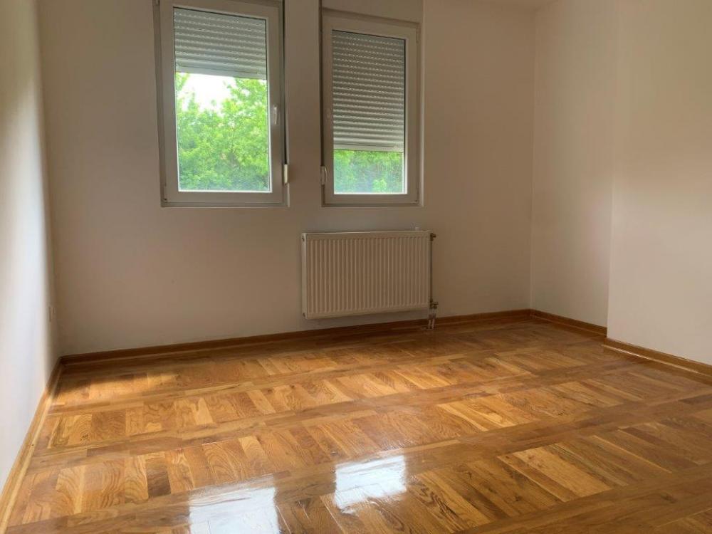 Stan na prodaju u Beogradu, Mirijevo, dvoiposoban, 57m2, cena 114000 evra