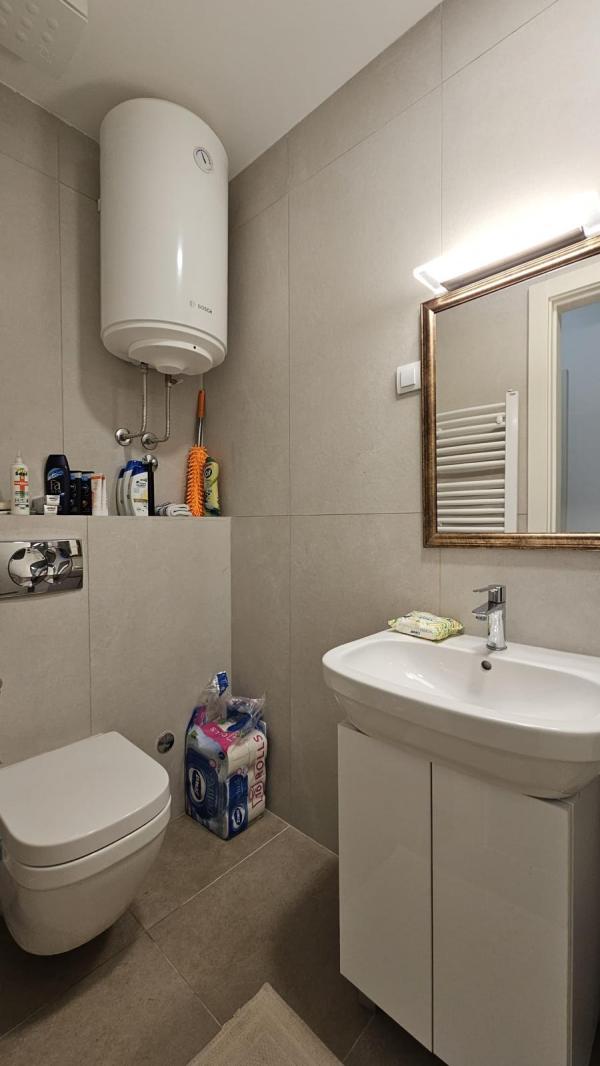 Stan na prodaju u Beogradu, Novi Beograd, trosoban, 62m2, cena 295000 evra