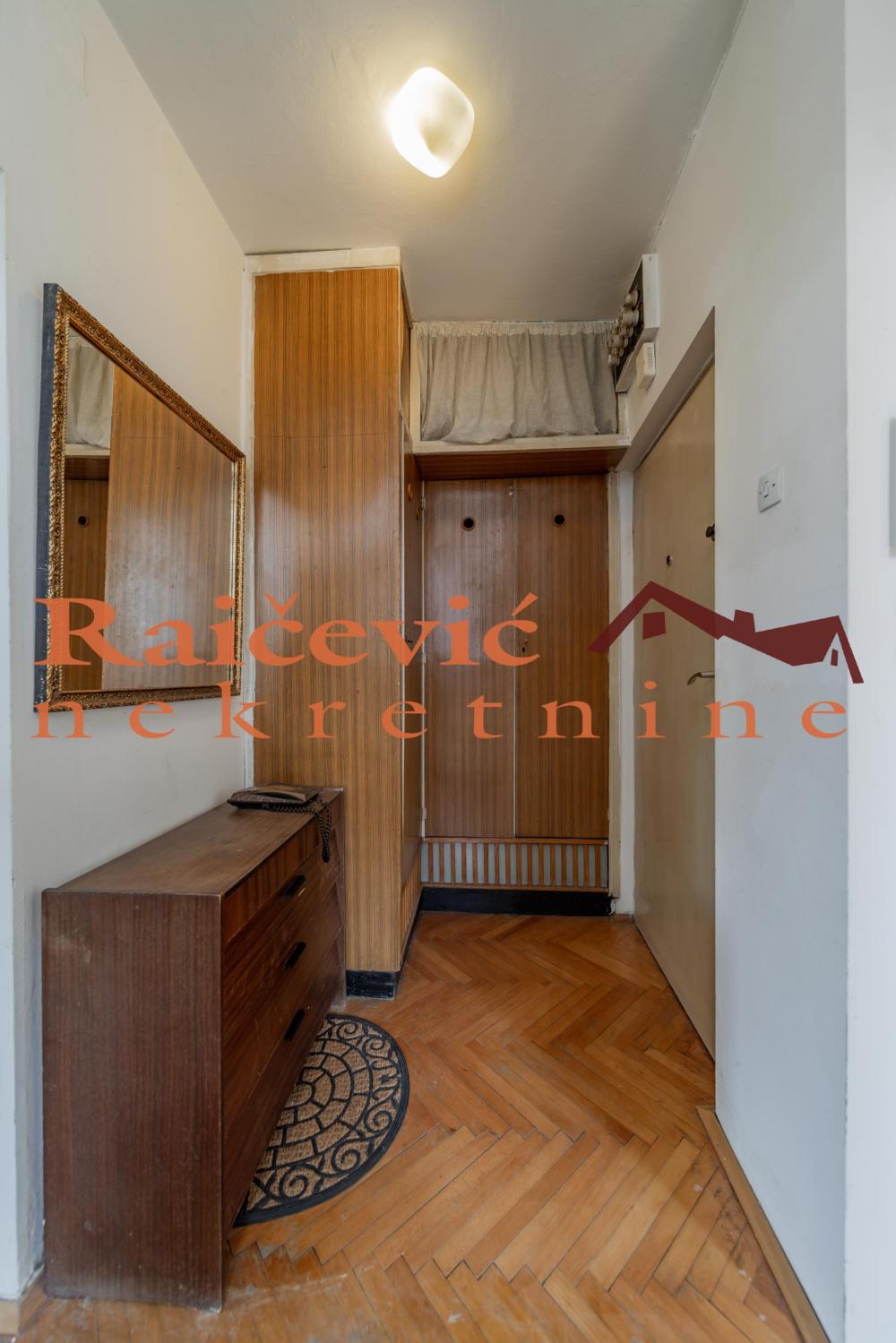 Stan na prodaju u Beogradu, Crveni Krst, jednoiposoban, 43m2, cena 285000 evra