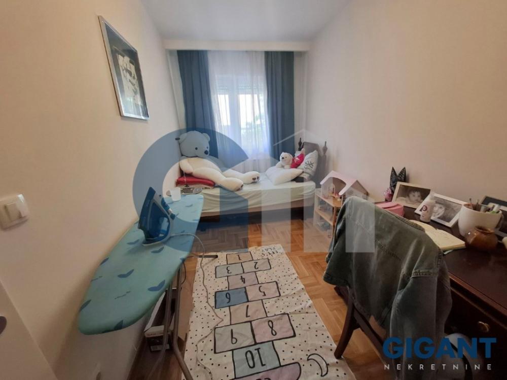 Stan na prodaju u Beogradu, Učiteljsko naselje, dvoiposoban, 52m2, cena 150000 evra