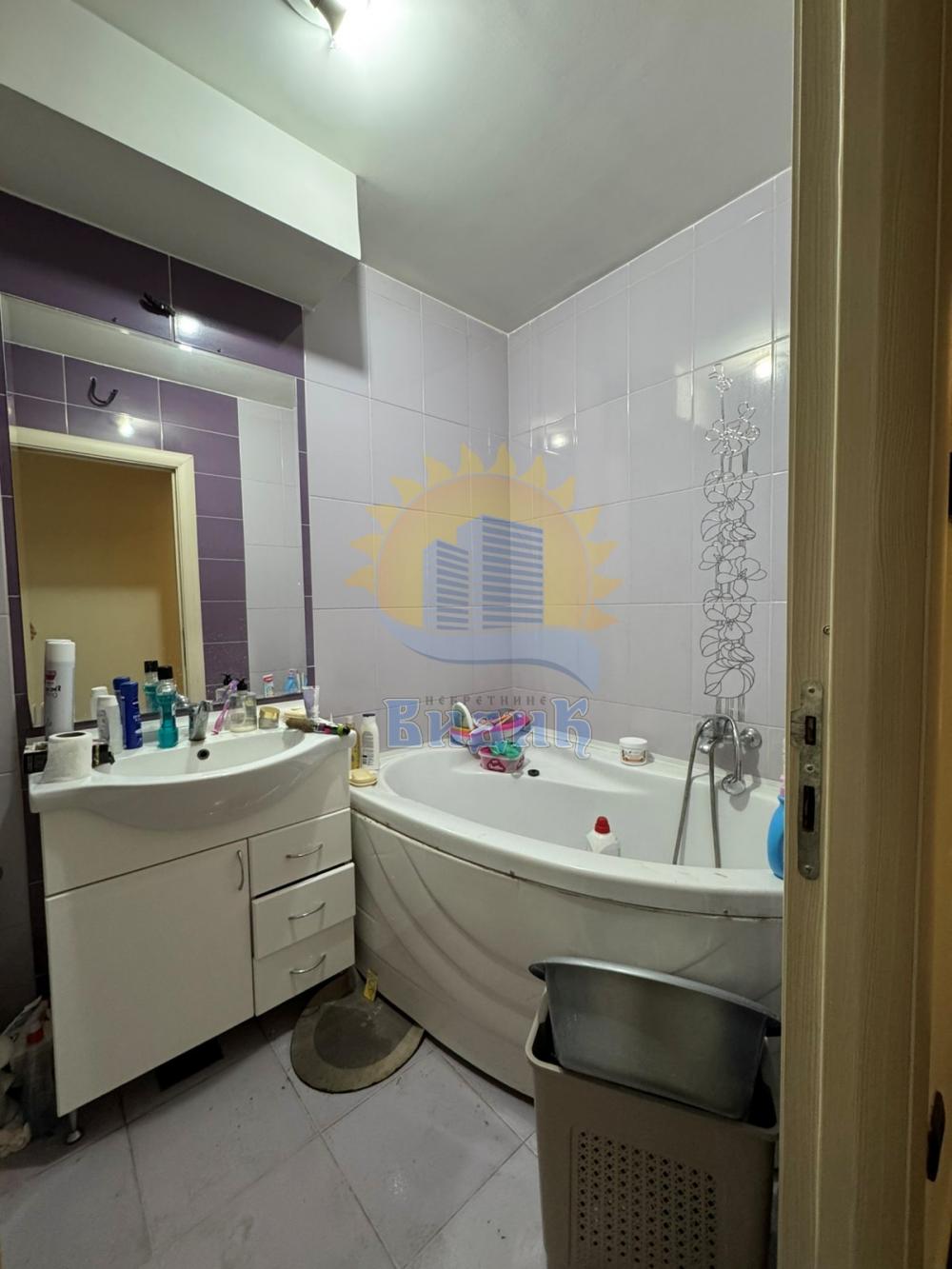 Stan na prodaju u Beogradu, Zemun, dvosoban, 52m2, cena 115000 evra