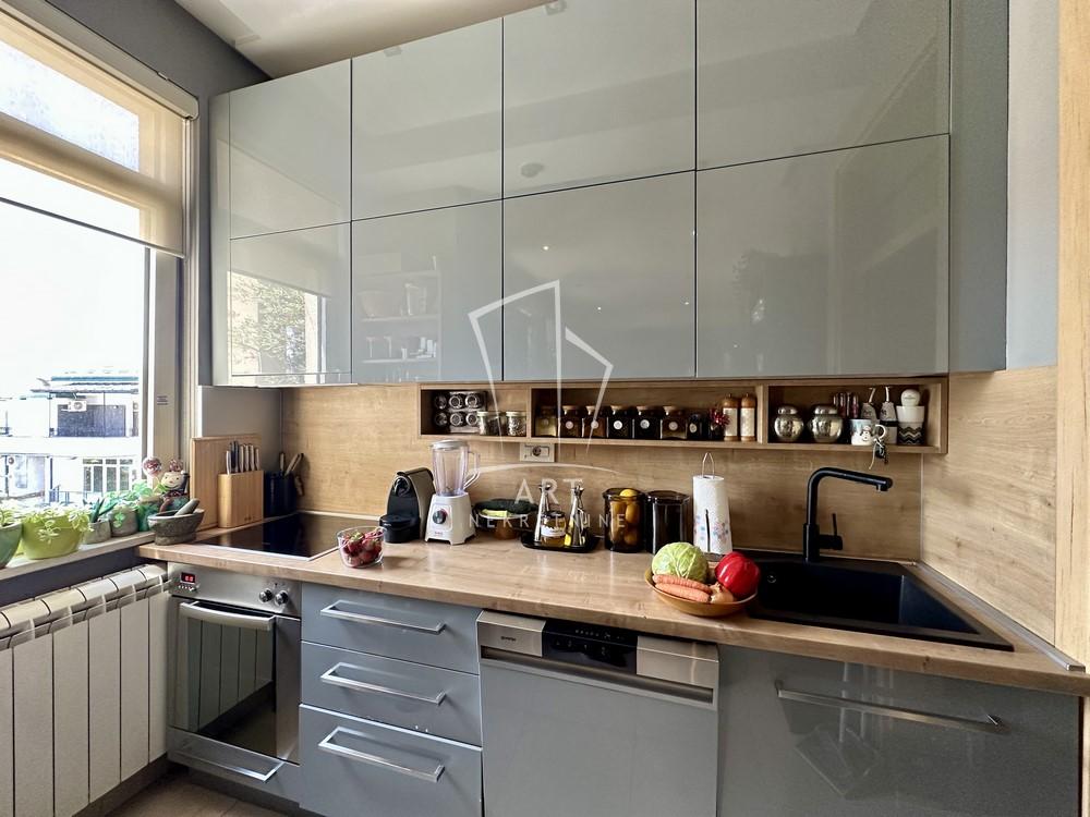Stan na prodaju u Beogradu, Dedinje, cetvorosoban, 128m2, cena 450000 evra