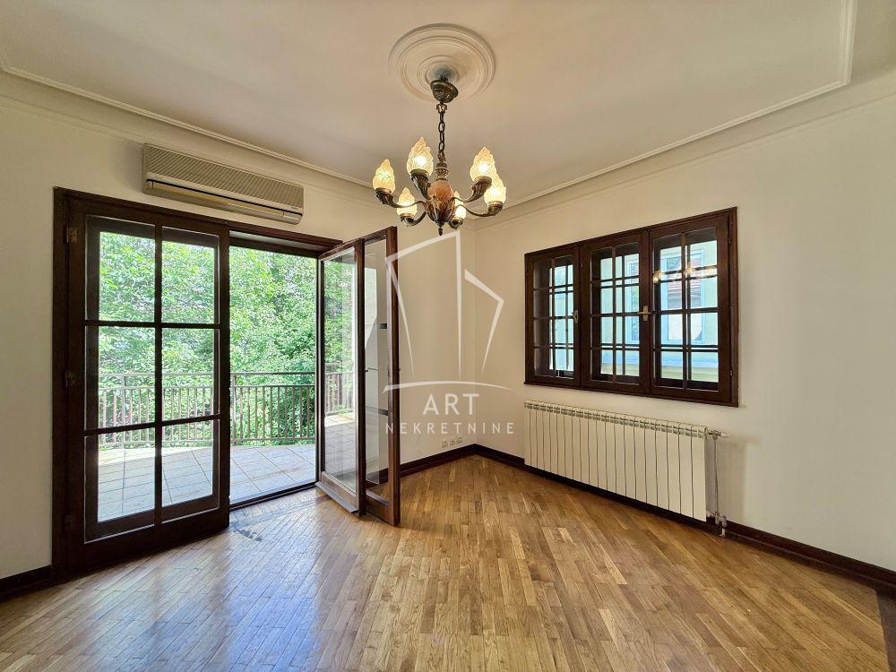 Stan na prodaju u Beogradu, Vračar (Hram), cetvorosoban, 88m2, cena 385000 evra
