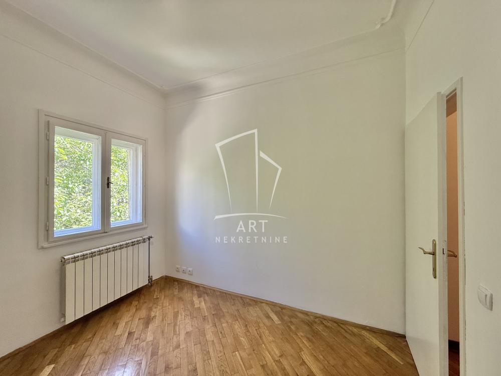 Stan na prodaju u Beogradu, Vračar (Hram), cetvorosoban, 88m2, cena 385000 evra