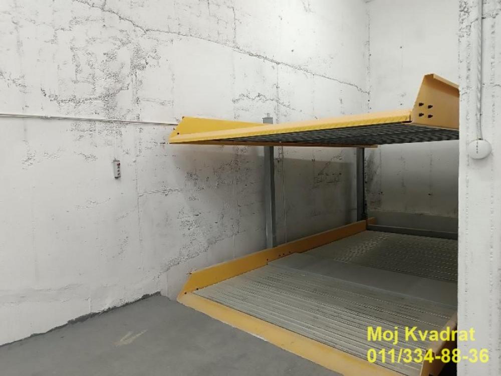 Stan na prodaju u Beogradu, Autokomanda, trosoban, 76m2, cena 259160 evra