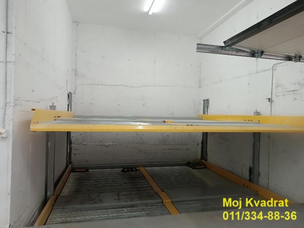 Stan na prodaju u Beogradu, Autokomanda, trosoban, 76m2, cena 259160 evra