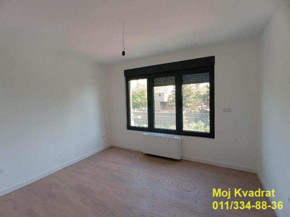 Stan na prodaju u Beogradu, Autokomanda, trosoban, 76m2, cena 259160 evra