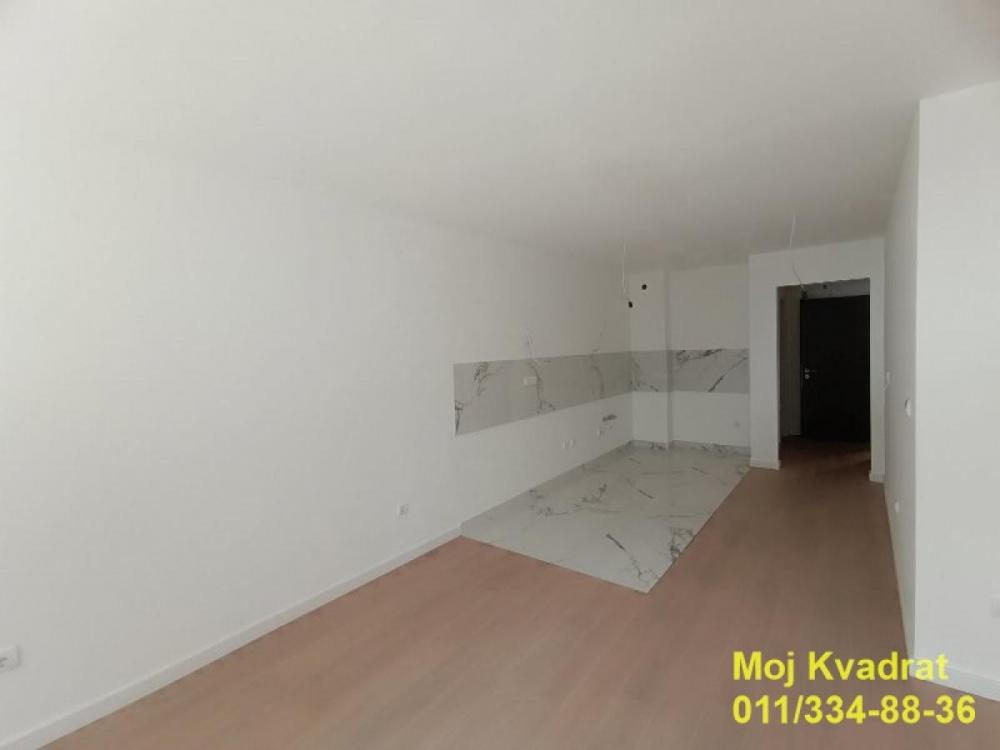 Stan na prodaju u Beogradu, Autokomanda, trosoban, 76m2, cena 259160 evra