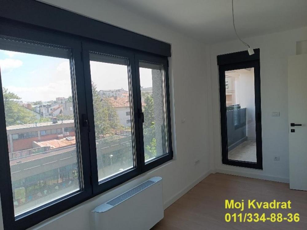 Stan na prodaju u Beogradu, Autokomanda, trosoban, 78m2, cena 266628 evra