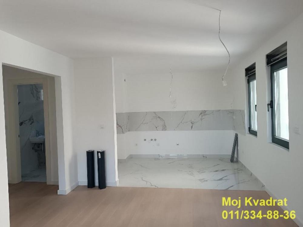 Stan na prodaju u Beogradu, Autokomanda, trosoban, 78m2, cena 266628 evra