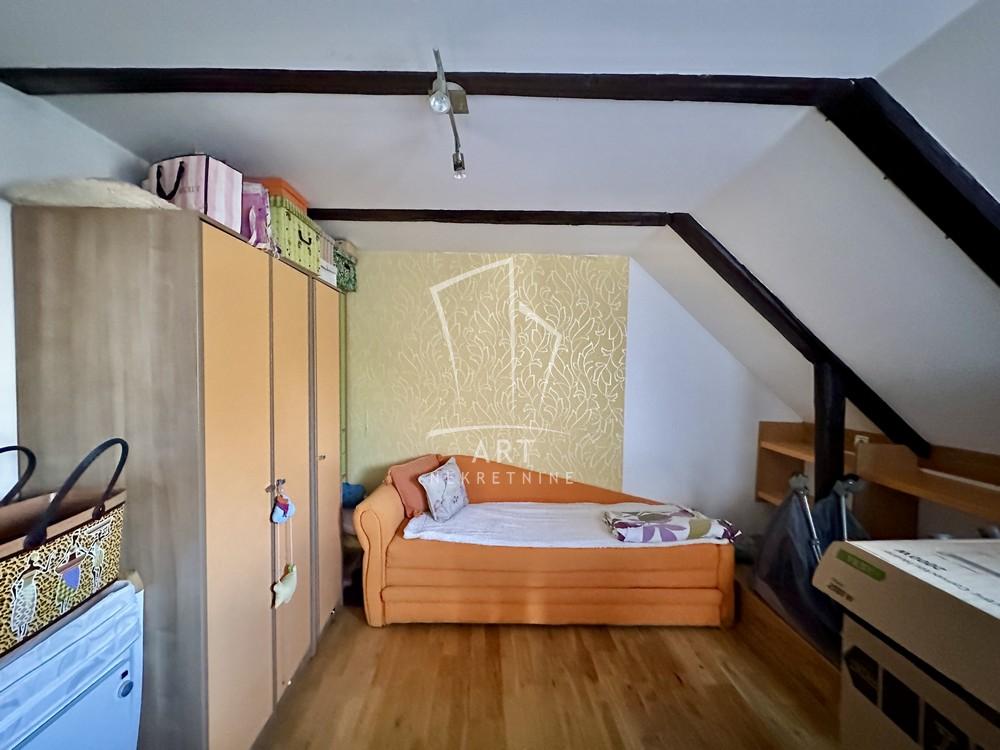 Stan na prodaju u Beogradu, Zemun, cetvorosoban, 45m2, cena 187000 evra