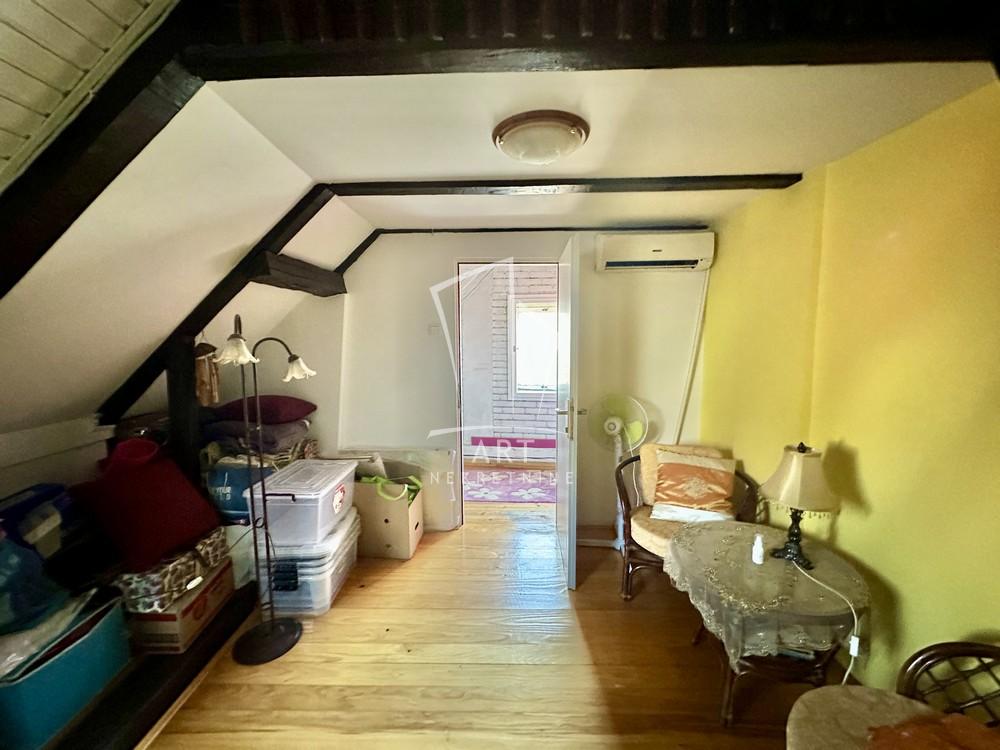 Stan na prodaju u Beogradu, Zemun, cetvorosoban, 45m2, cena 187000 evra